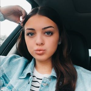 Meet your Posher, Adrienne